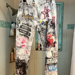 Mariel Graphic Print Women's Cropped Pants - Multicolor